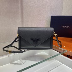 프라다 PRADA 모노크롬 사피아노 레더 미니 숄더 백