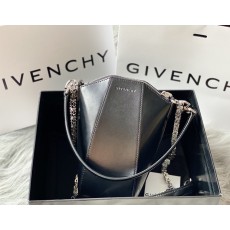 지방시 GIVENCHY Antigona Lock 체인 백